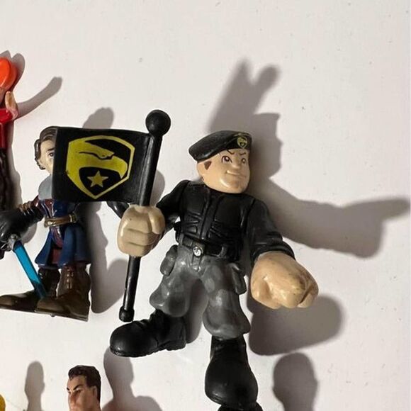 Bundle of 9 Assorted Action Figures #D235 - Picture 8 of 10